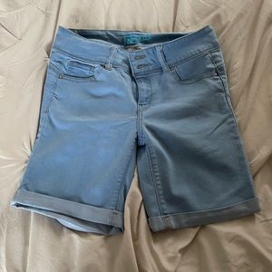 High waisted Bermuda shorts